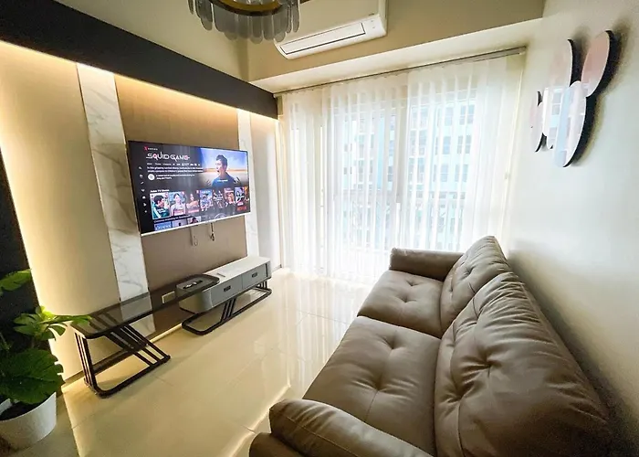 Spacious 3br Across Okada Manila&solaire
